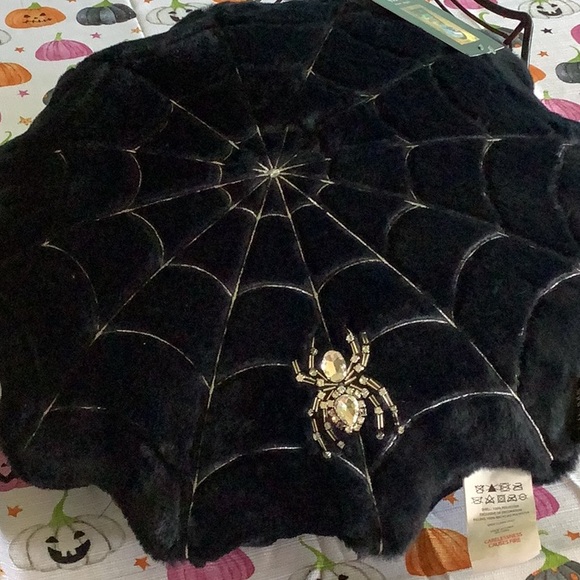 Cynthia Rowley Spider Pillow - Picture 4 of 4